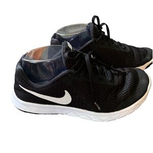 Nike black flex sneakers size 7 1/2